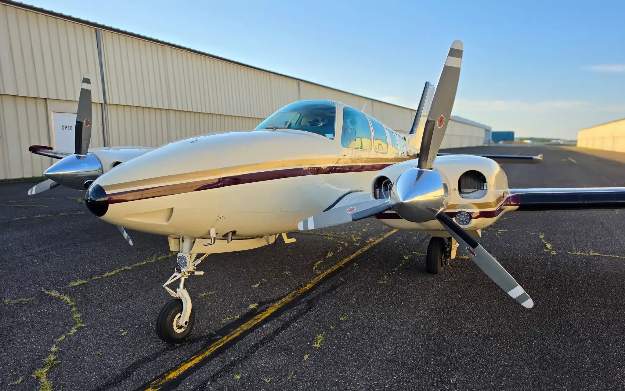 Exterior view of a 1980 Beechcraft 58TC Baron, N6683Y.