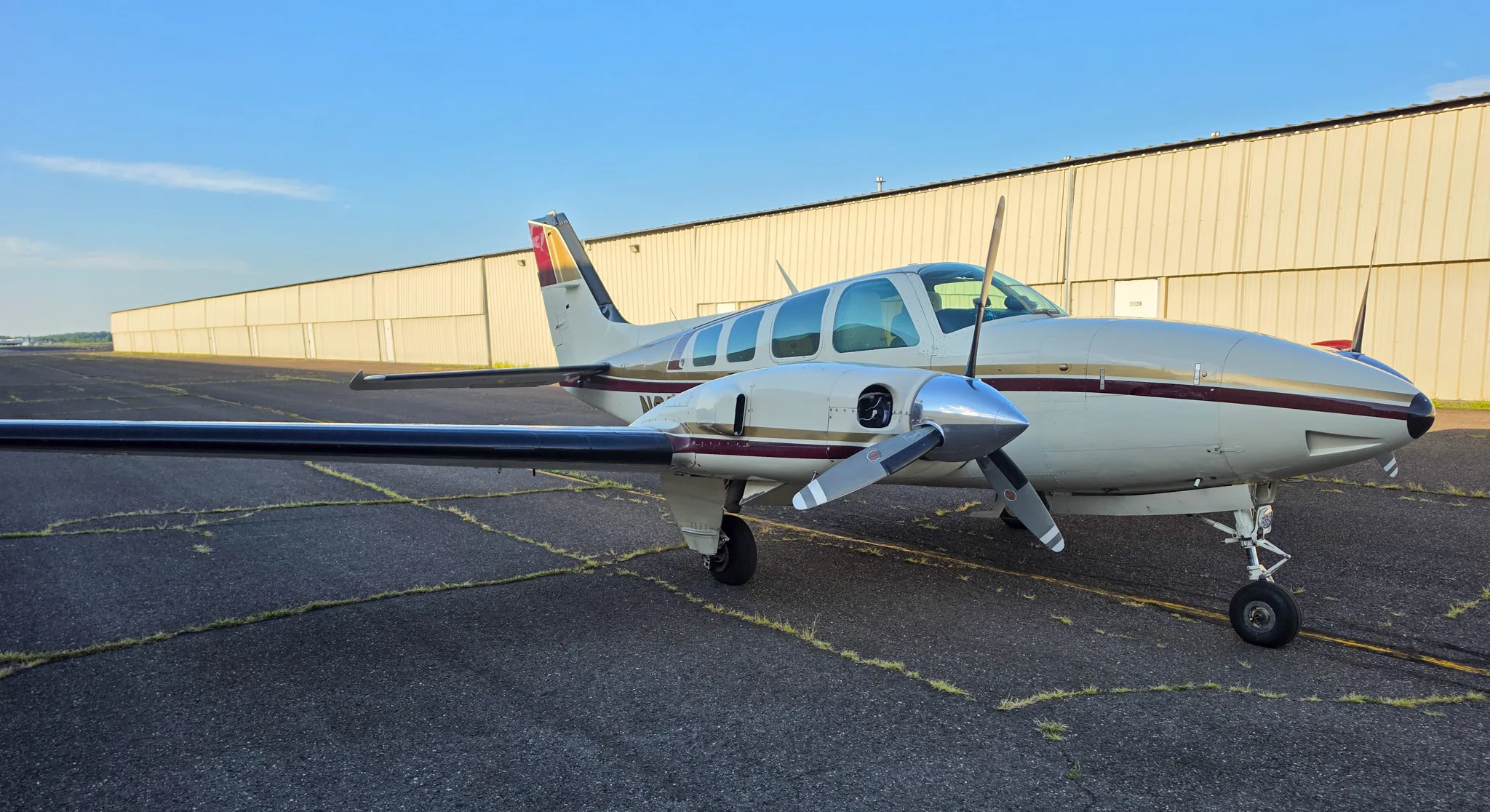 Exterior view of a 1980 Beechcraft 58TC Baron, N6683Y.