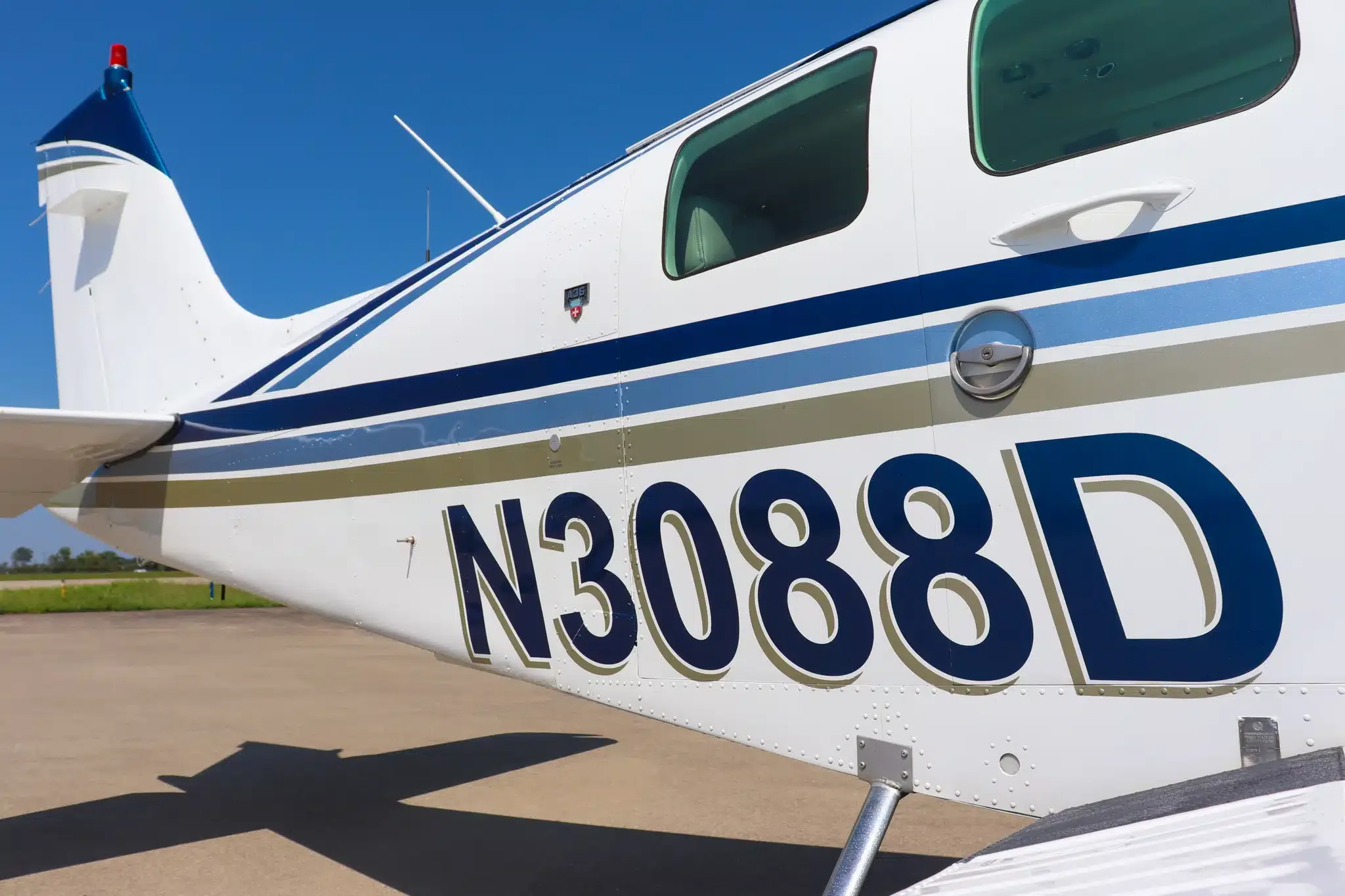 Exterior view of a 1987 Beechcraft Bonanza A36, N3088D.