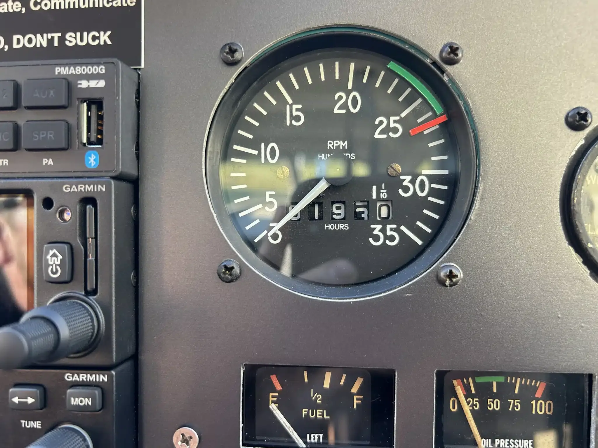 Avionics suite of a 1965 Cessna 172G Skyhawk.