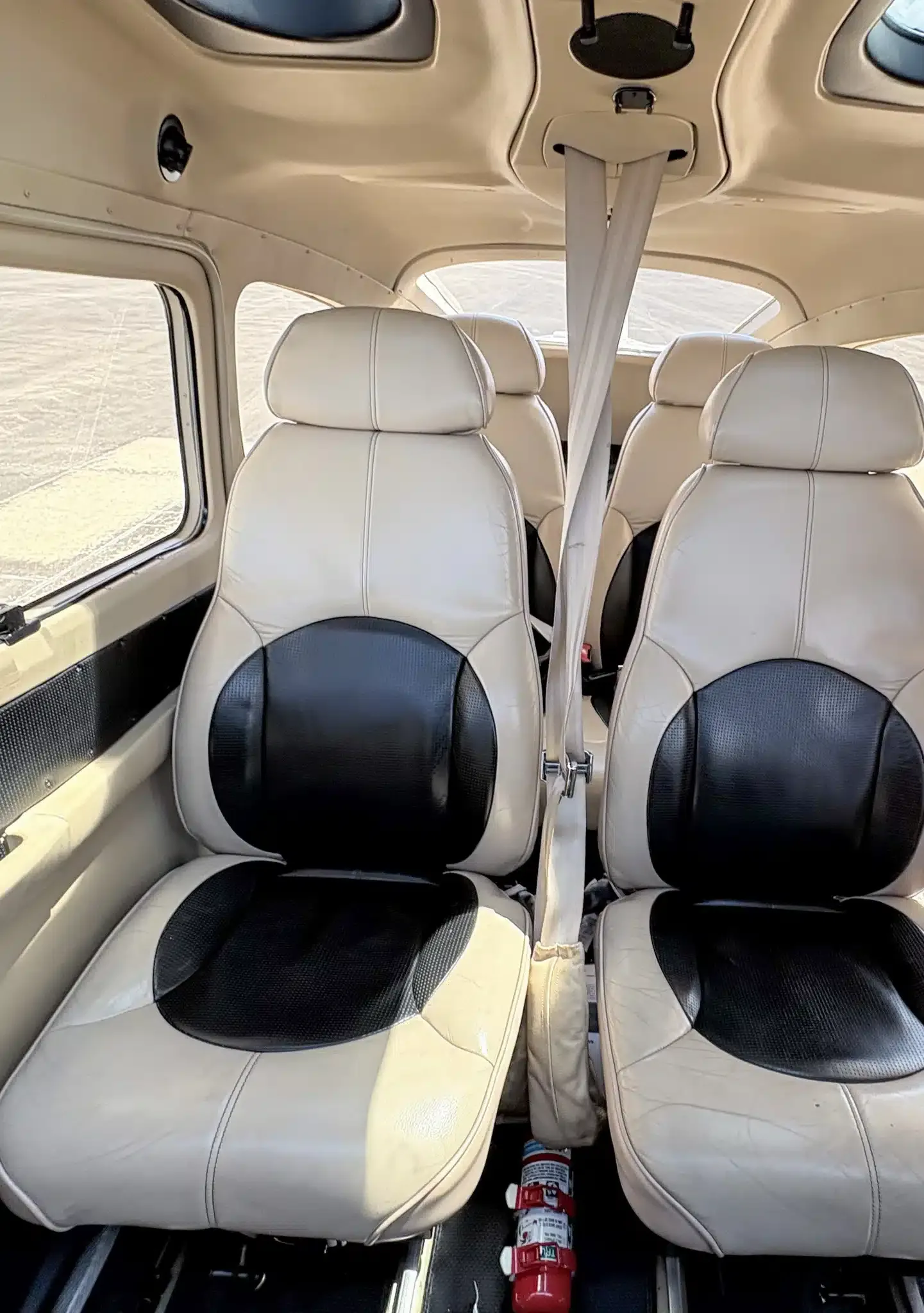 Cabin interior of a 2010 Cessna 182T Skylane.