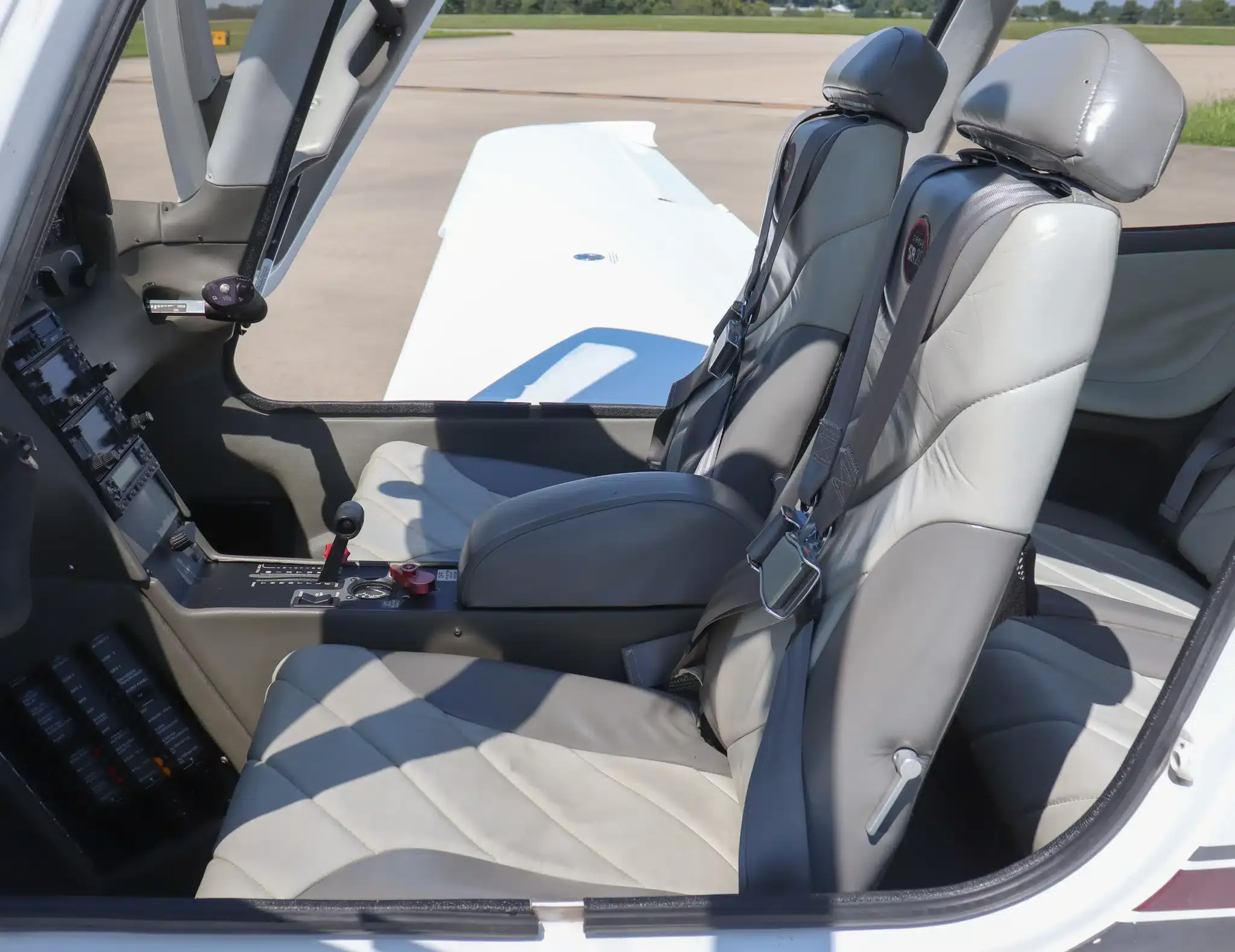 Cabin interior of a 2001 Cirrus SR20.