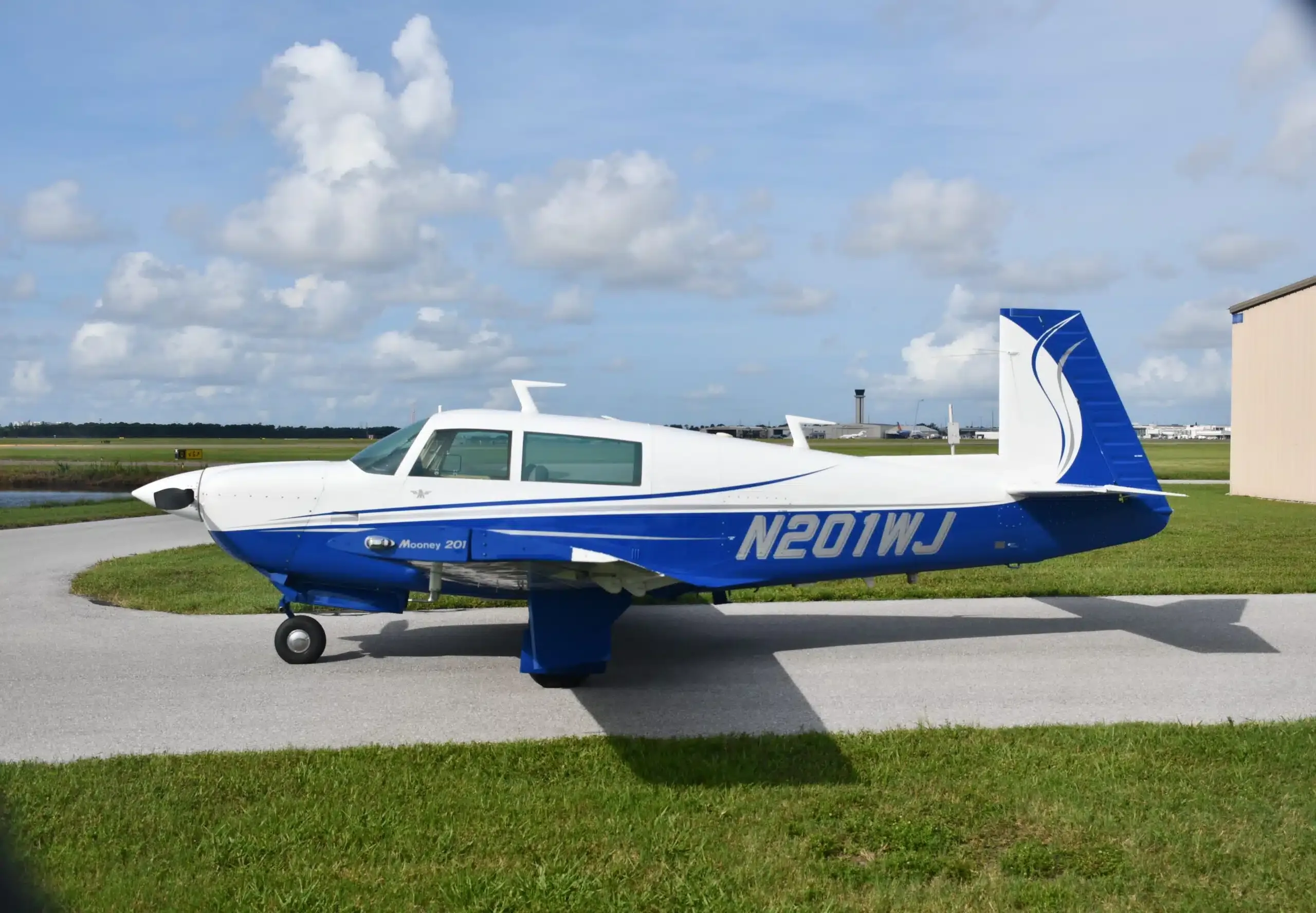 Exterior view of a 1995 Mooney M20R Ovation, N9161Z.
