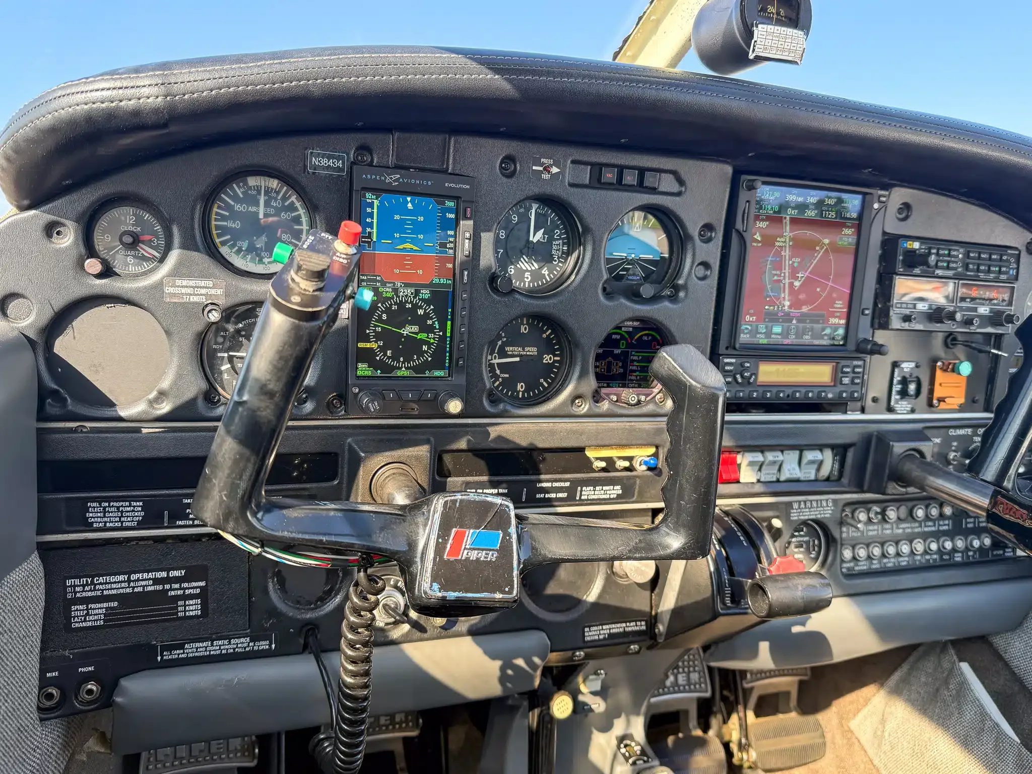 Cockpit and instrument panel of a 1977 Piper Archer II.