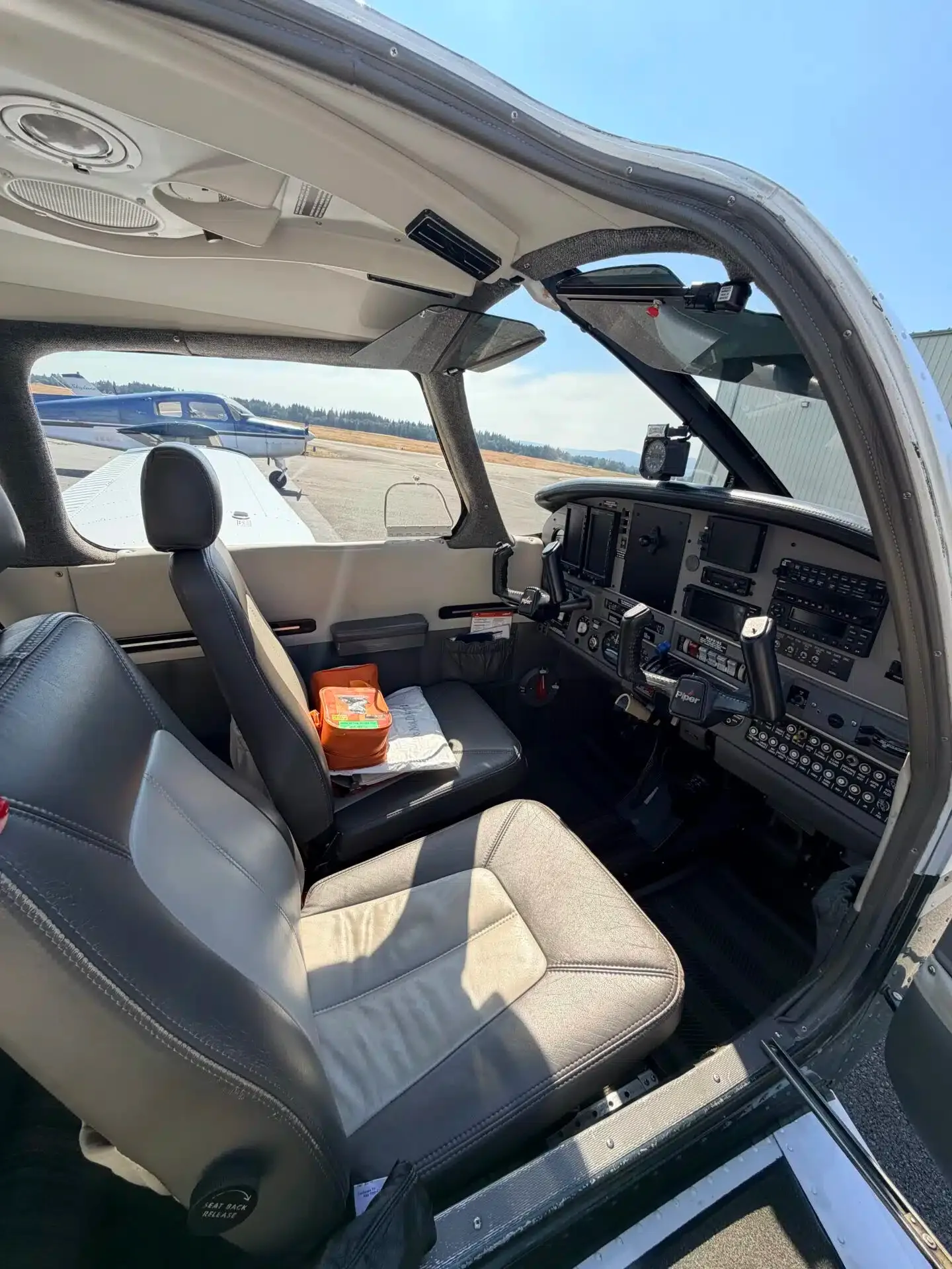 Cabin interior of a 1980 Piper Dakota.