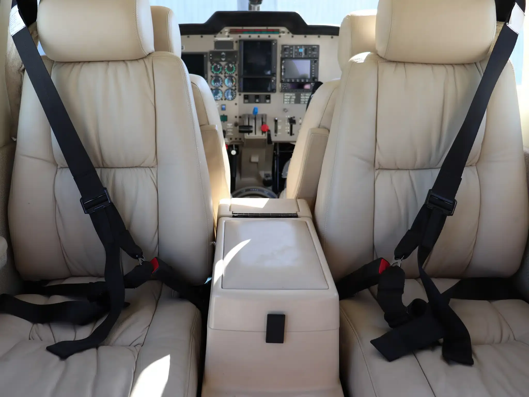 Cabin interior of a 2000 Piper Saratoga II TC.
