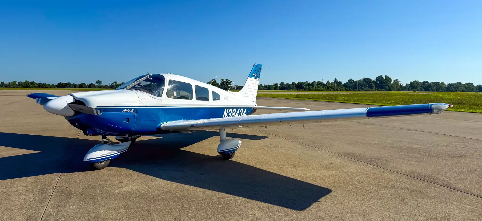 Exterior view of a 1999 Piper Saratoga II TC, N41322.