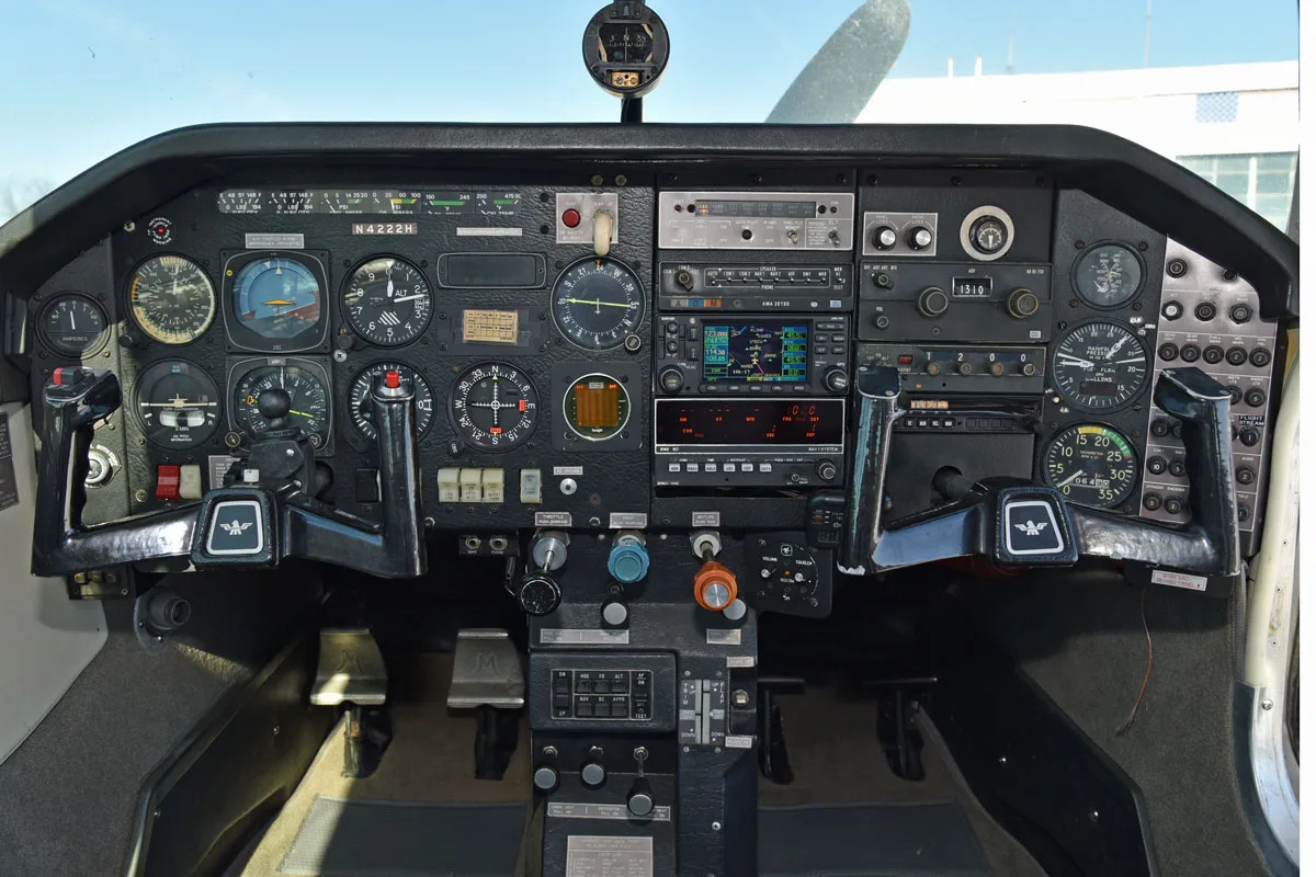 Cockpit and instrument panel of a 1978 Mooney M20J ’78.