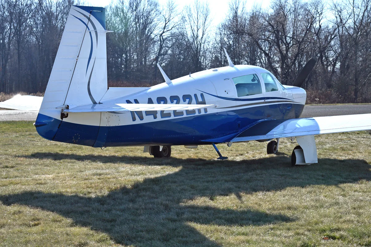 Cockpit and instrument panel of a 1978 Mooney M20J ’78.