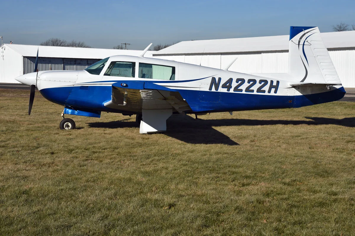 Exterior view of a 1978 Mooney M20J ’78, N4222H.