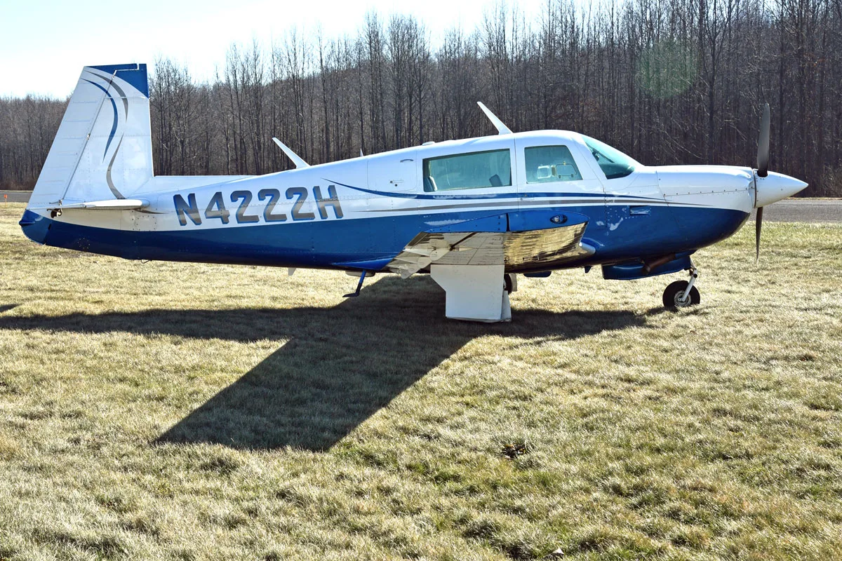 Exterior view of a 1978 Mooney M20J ’78, N4222H.