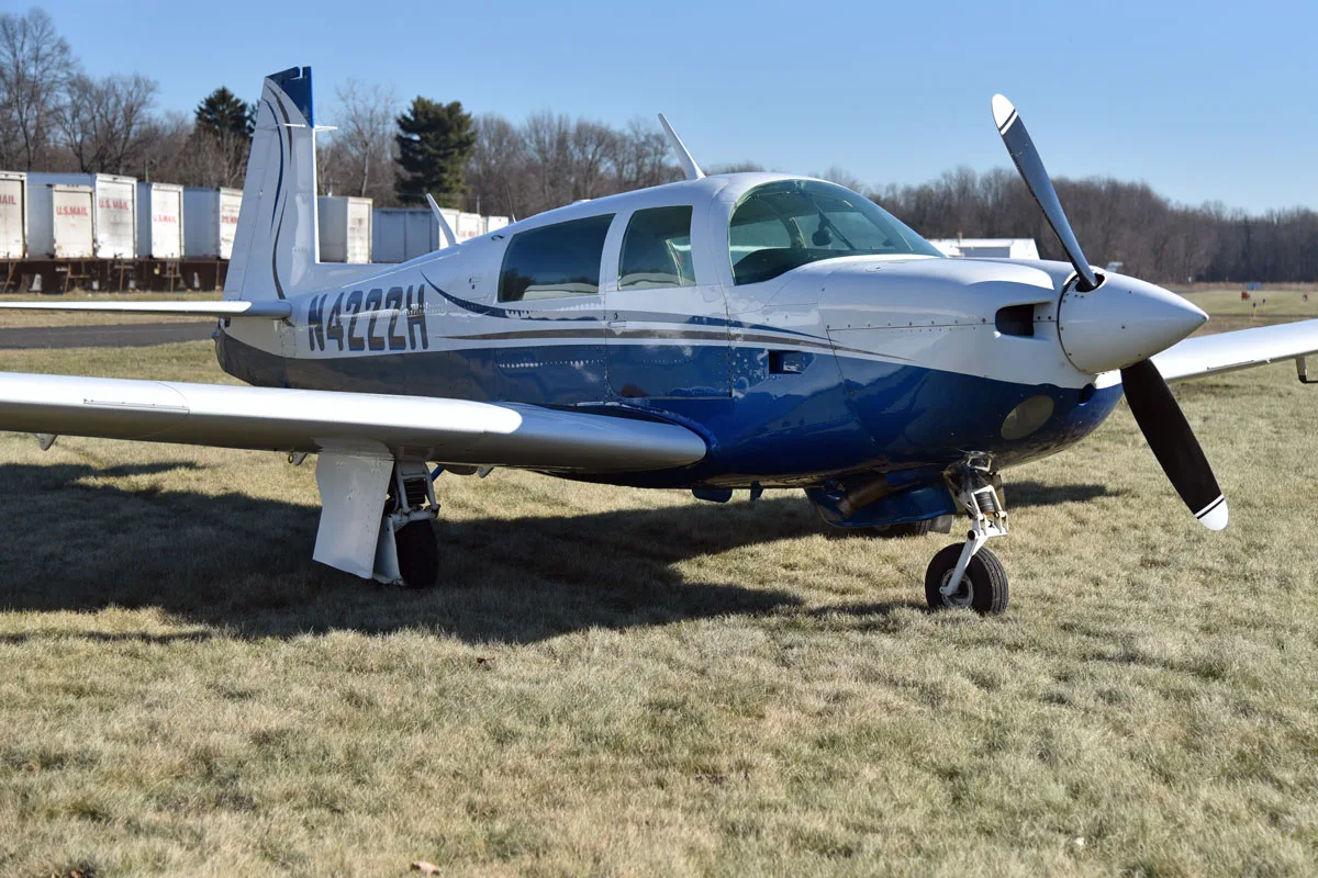 Exterior view of a 1978 Mooney M20J ’78, N4222H.