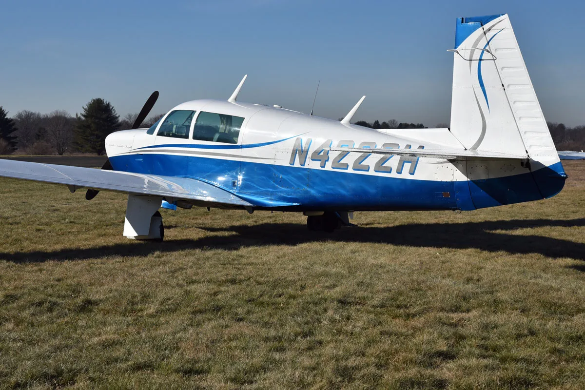 Exterior view of a 1978 Mooney M20J ’78, N4222H.
