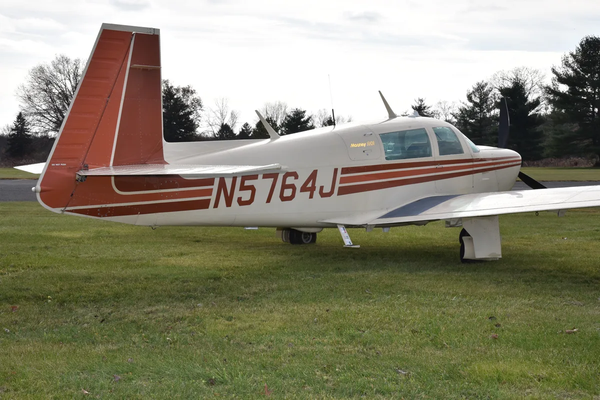 Exterior view of a 1984 Mooney M20J ’84, N5764J.