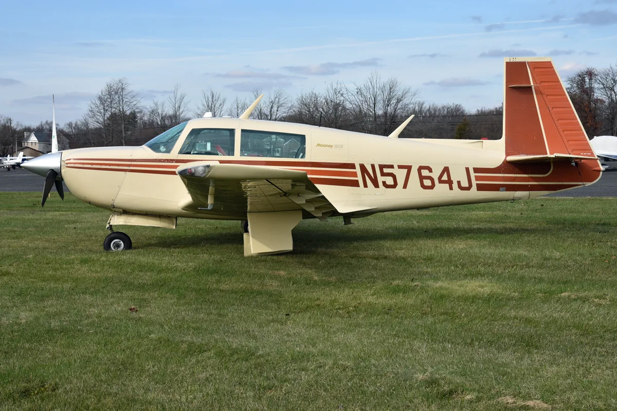 Exterior view of a 1984 Mooney M20J ’84, N5764J.