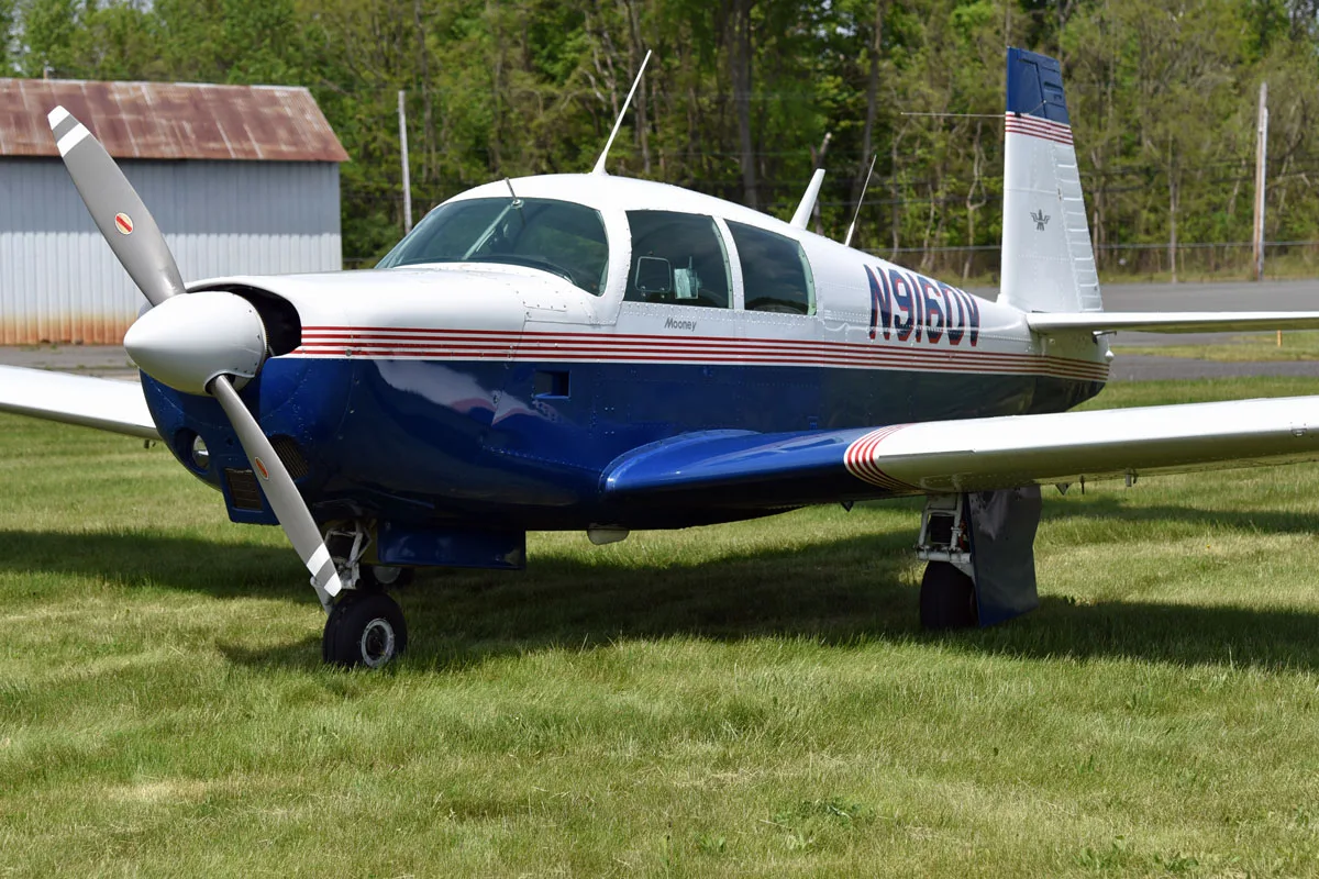 Exterior view of a Mooney M20C Ranger ’69, N9160V.
