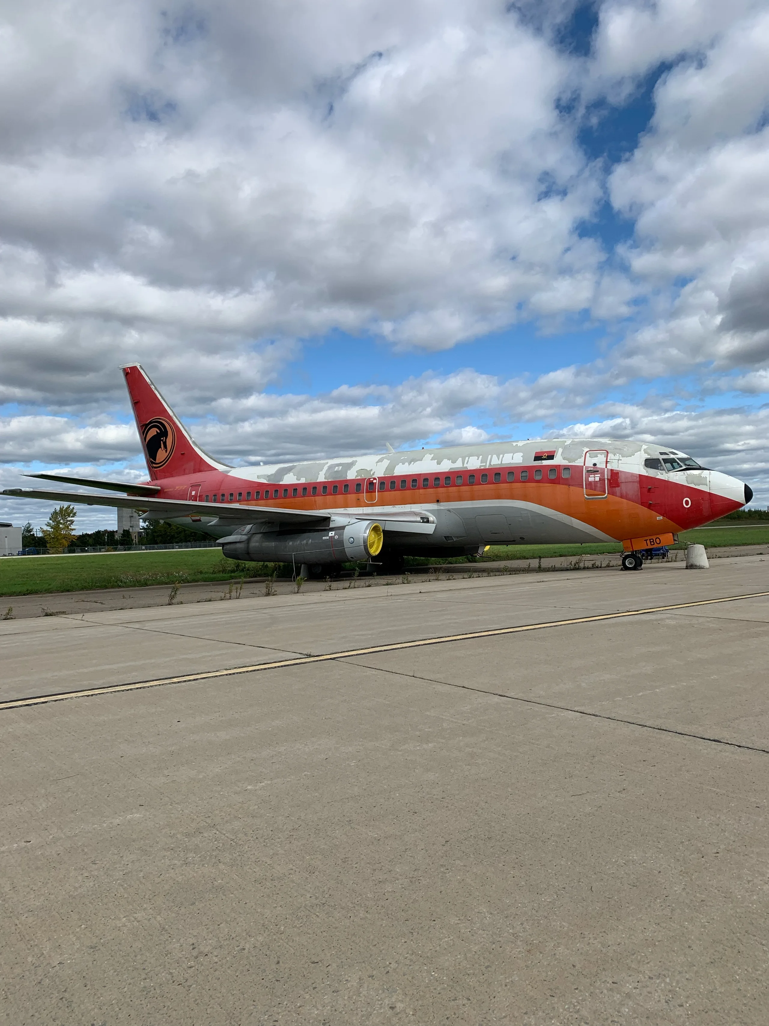 Exterior view of a 1976 Jet 737-2M2C.