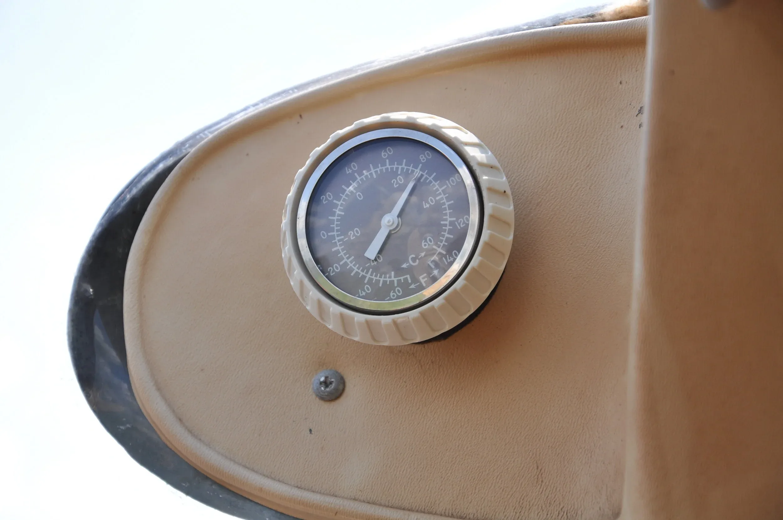 Engine detail of a 1975 AKC AVIATION 172M — AKC AVIATION.
