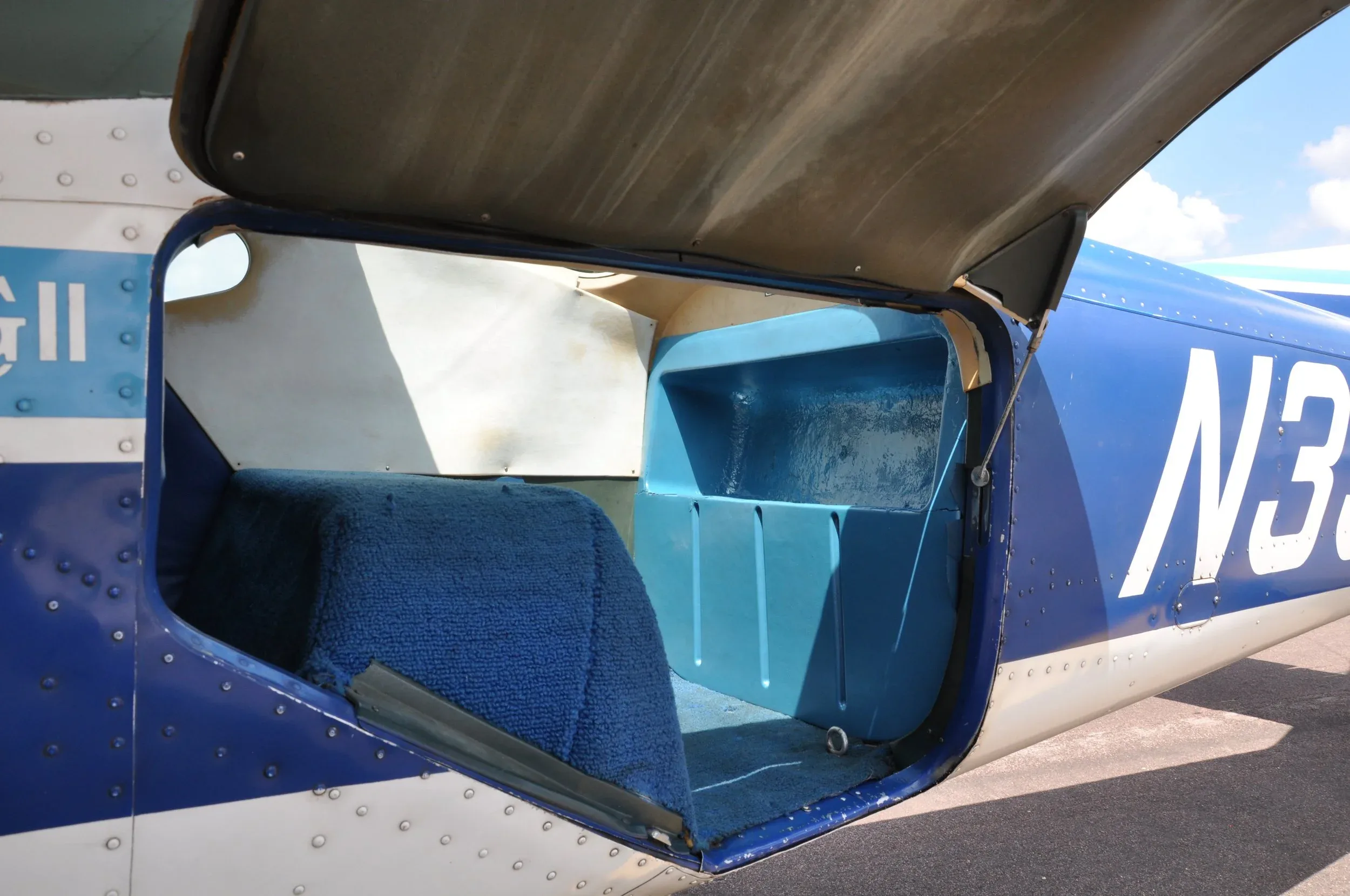 Engine detail of a 1976 AKC AVIATION 177RG.