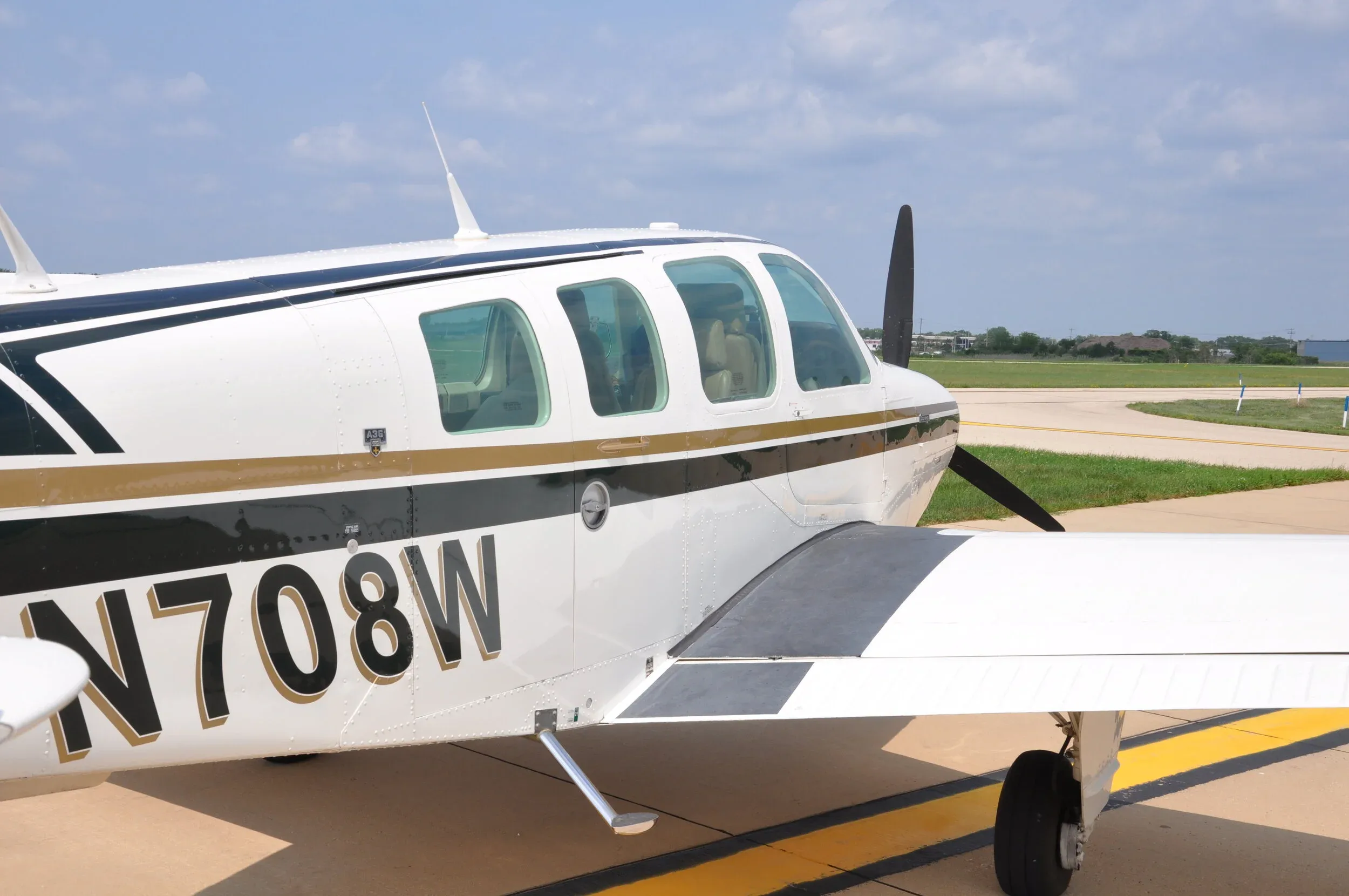 Exterior view of a 1985 AKC AVIATION BONANZA A36 — AKC AVIATION.