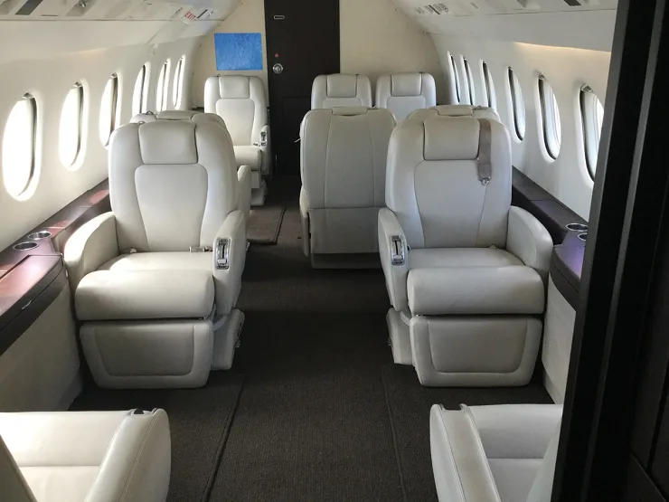 Cabin interior of a 1996 Dassault Falcon 2000 int.