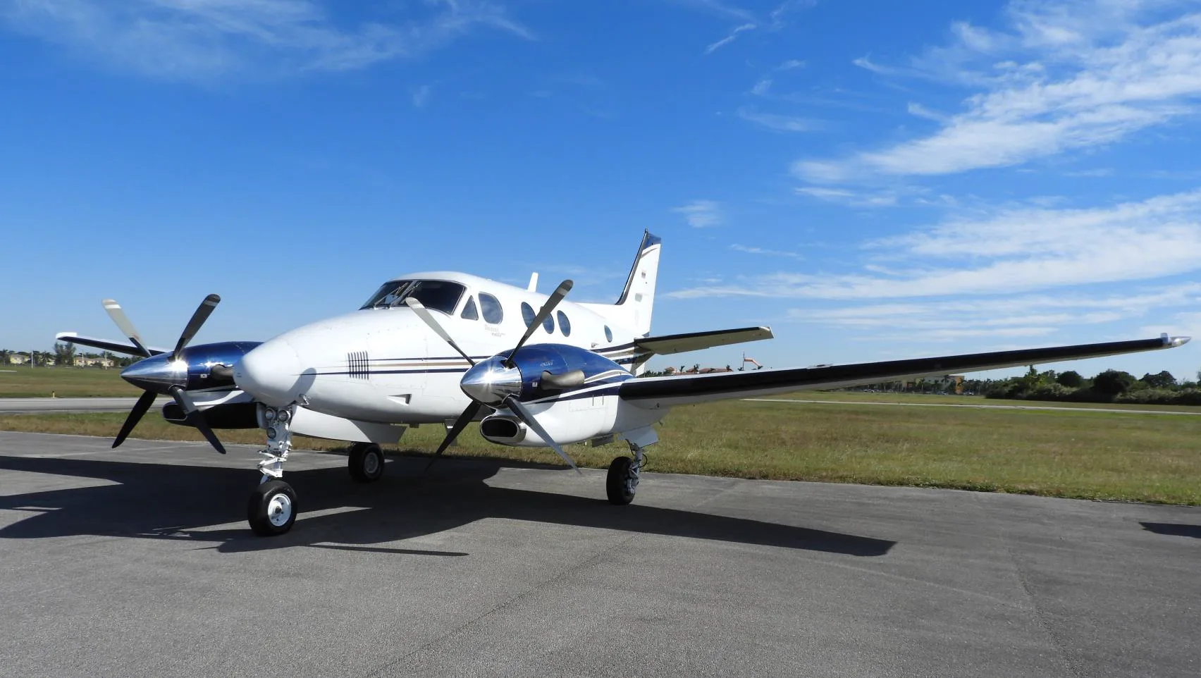 2007 King Air C90GT sn 1828 YV2419 ext