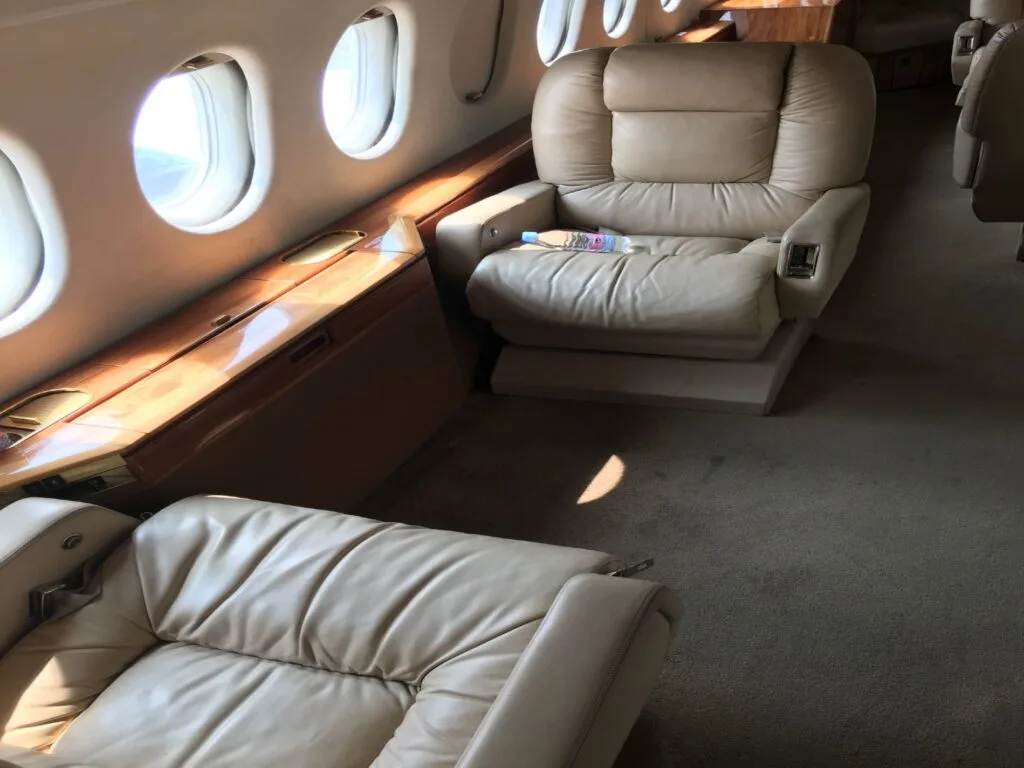 Cabin interior of a 2018 Dassault Falcon 900B sn 121 Spec Photos Jan 2018-8.