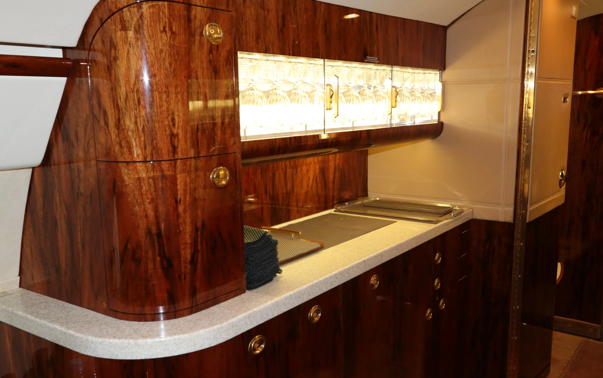 Cabin interior of a 2005 Gulfstream G450 SN 4028.