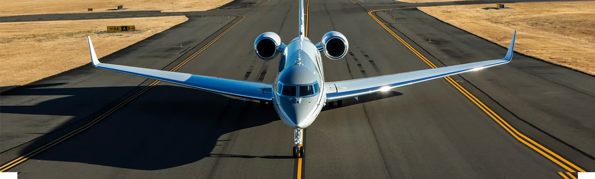 Exterior view of a 2009 Bombardier Global XRS SN 9281.