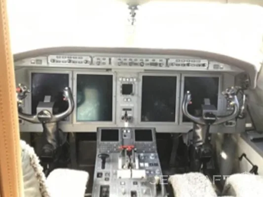 Cockpit and instrument panel of a 2008 Gulfstream G150.