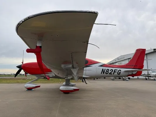 Exterior view of a 2022 Cirrus SR22-G6, N82FG.