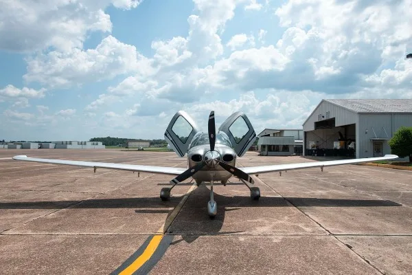 2017 Cirrus SR22-G6 GTS