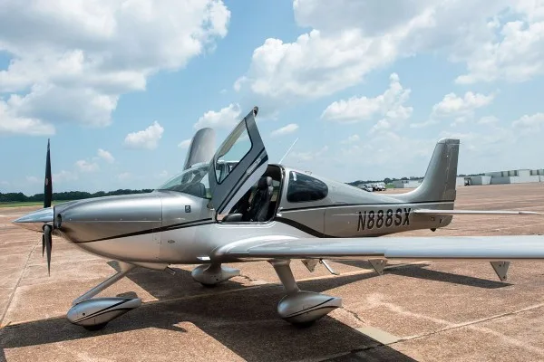 2017 Cirrus SR22-G6 GTS