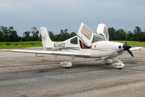 2005 Cirrus SR20-G2