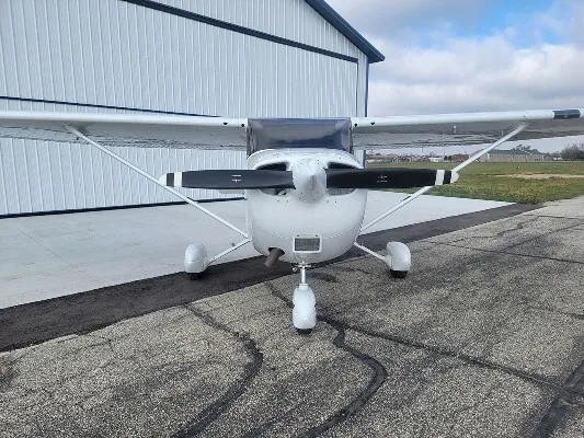 2002 Cessna 172S Skyhawk