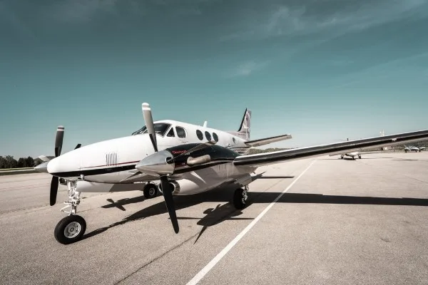2010 Beech King Air C90GT x