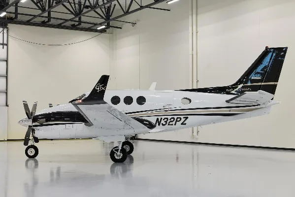 2011 Beech King Air C90GT x