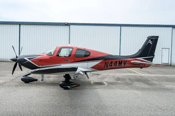 Marketing image of a 2025 Cirrus SR22T-G7.