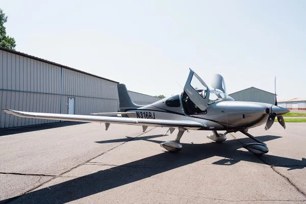 2025 Cirrus SR22-G7 + GTS