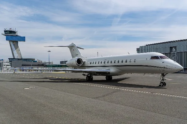 Marketing image of a 2003 Bombardier Global Express.
