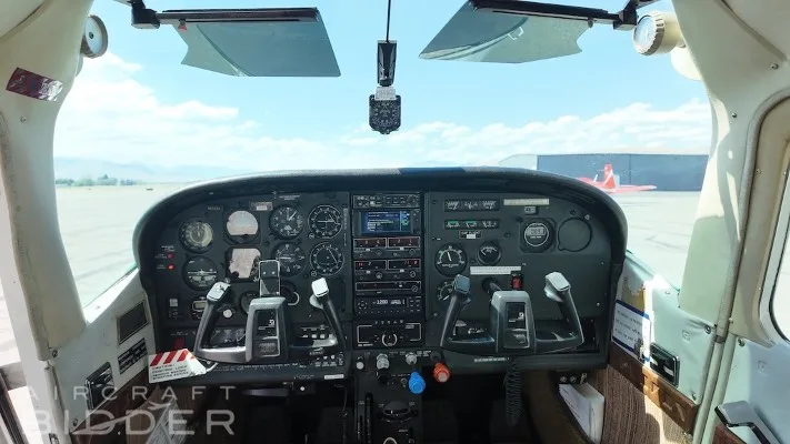 1985 Cessna 182R