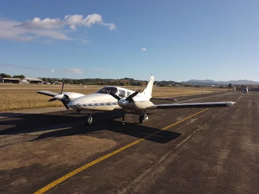 Marketing image of a 1988 Piper Seneca III.
