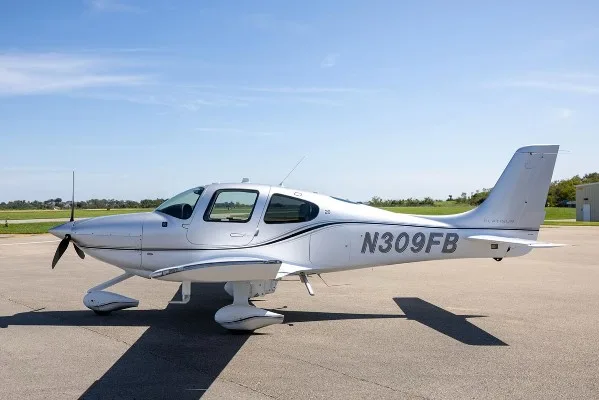 Marketing image of a 2019 Cirrus SR20.