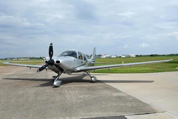 2022 Cirrus SR22-G6 GTS