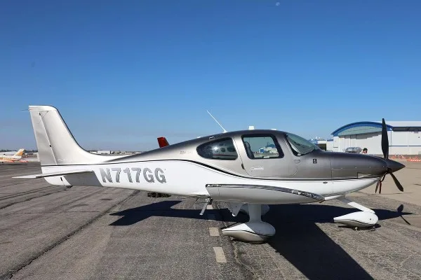 Exterior view of a 2018 Cirrus SR22T-G6, N717GG.
