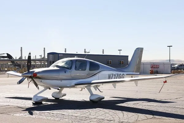Exterior view of a 2018 Cirrus SR22T-G6, N717GG.