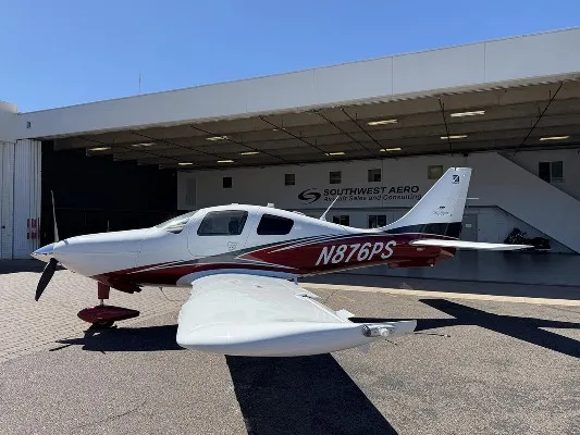 Exterior view of a 2014 Cessna T240.