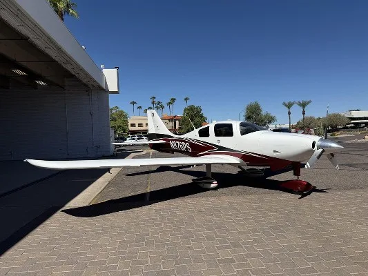 Exterior view of a 2014 Cessna T240.