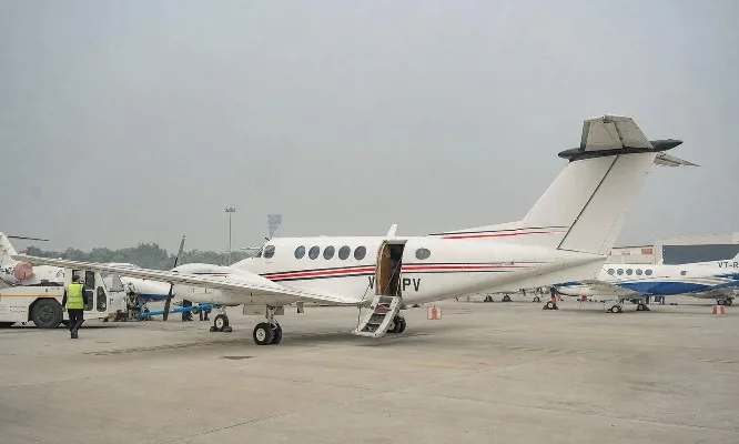 Exterior view of a 2010 Beech King Air B200.
