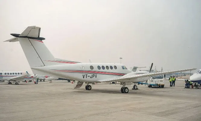 Exterior view of a 2010 Beech King Air B200.